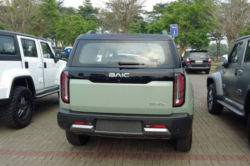 BAIC, GIIAS 2025: BAIC Luncurkan Mobil Hybrid Terbaru BJ30 e