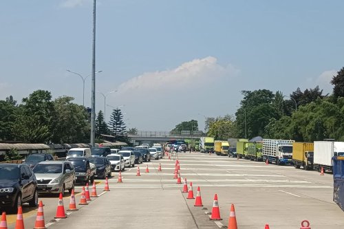 Update Kecelakaan Truk di GT Ciawi 2, Lalu Lintas Arah Jakarta Macet