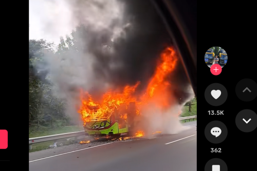 Bus Pariwisata Terbakar di Tol Cipali, Diduga Korsleting Mesin