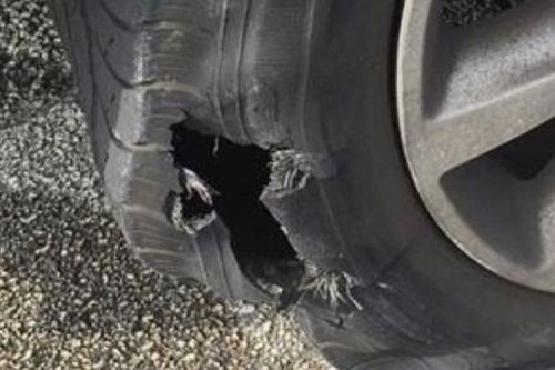 Cara Mengatasi Ban Pecah di Tol: Kenali Teknik Evasive Driving