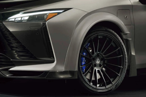 Lexus RZ 600e F Sport Performance Meluncur, Lebih Bertenaga