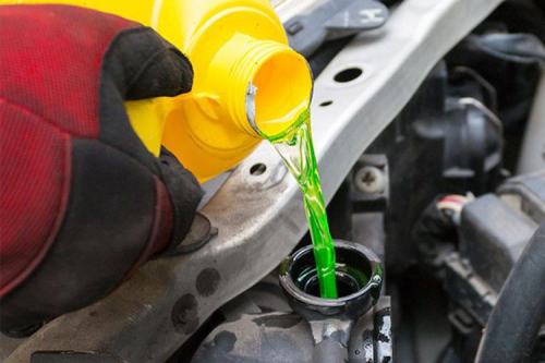 Tips Mudik Bebas Cemas: Pastikan Coolant Mobil Sesuai Standar