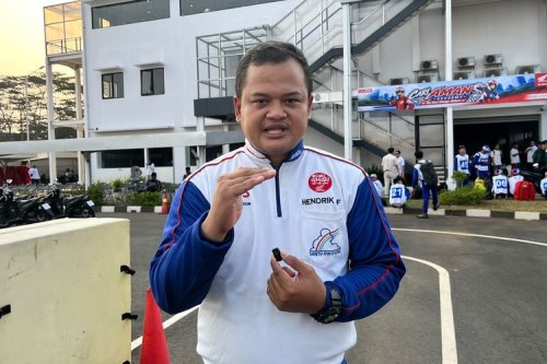 Jangan Biasakan Jari Standby di Tuas Rem Saat Naik Motor