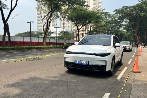 Komparasi Leapmotor C10 VS Changan Deepal S07