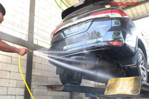 Benarkah Karpet Mie di Mobil Susah Dibersihkan? Ini Kata Ahlinya