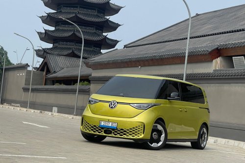 Mengemudikan VW ID. Buzz: Pengalaman Unik Mobil Listrik Minibus