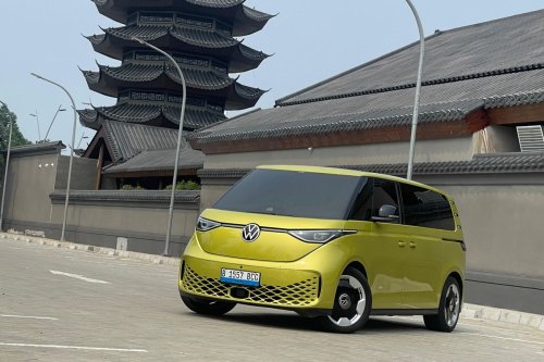 Mengemudikan VW ID. Buzz: Pengalaman Unik Mobil Listrik Minibus