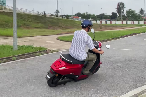 VinFast, VinFast Evo: Skutik Listrik Entry-Level, Lincah & Efisien di Perkotaan