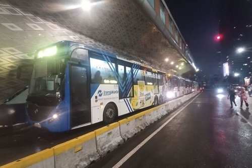 Bus Transjakarta Terdampak Hujan dan Banjir, Sejumlah Koridor Macet