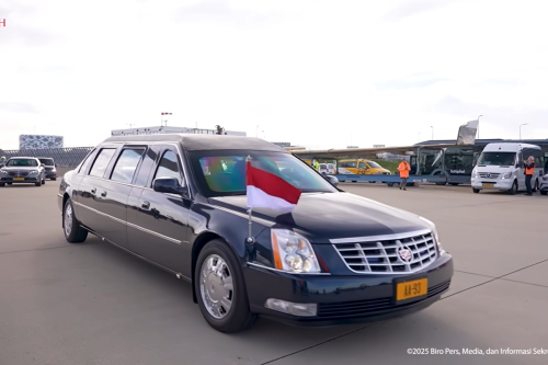 Prabowo, Cadillac, Tiba di Belanda Prabowo Naik Limousine Cadillac Spesial Milik Kerajaan