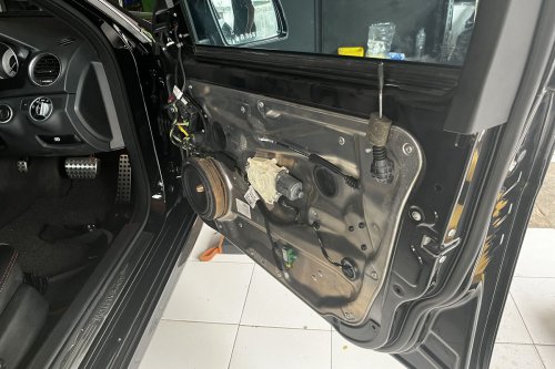 Door Trim Mobil Eropa Lengket? Solusi, Penyebab, dan Biaya Perbaikan