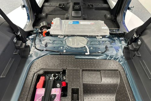 Test Drive Rocky Hybrid di PIK 2: Segini Konsumsi BBM-nya