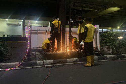 Tak Menutup Jalan, Begini Rekayasa Lalin Pembongkaran Tiang Monorel