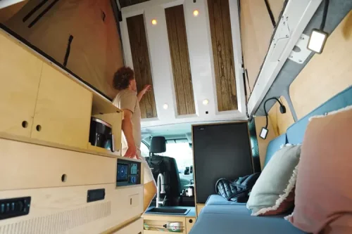 Toyota HiAce Disulap Jadi Camper 4x4, Bisa Tantang Land Cruiser