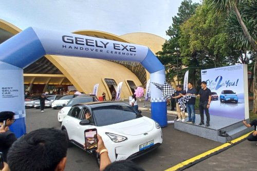 Geely, Geely Serahkan Langsung Ratusan Unit Geely EX2 ke Konsumen
