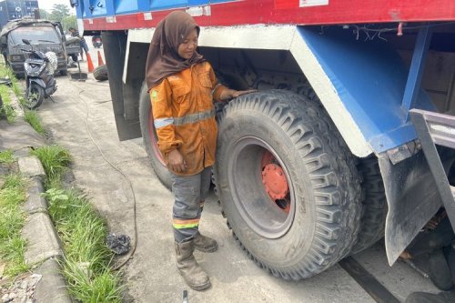 Truk Sering Turun ke Bahu Jalan, Baut Roda Bisa Patah