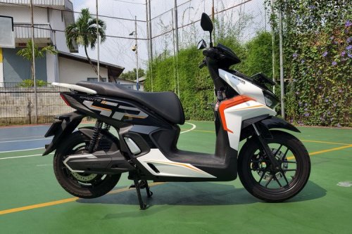 Desain Indomobil Emotor Sprinto: Skutik Listrik Gaya Konvensional