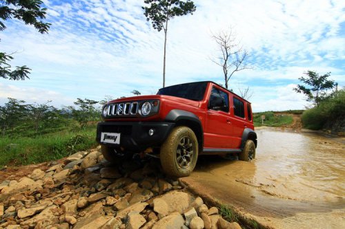 iCar V23 vs Suzuki Jimny: Duel SUV Listrik dan Bensin