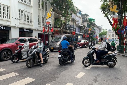 Hanoi Tunda Larangan Motor Bensin Substandar hingga 2028
