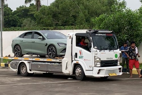 Cara Evakuasi Mobil Listrik Mogok di Jalan, Tidak Bisa Didorong