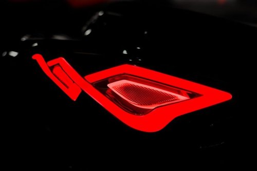 Beda Lampu Rem dan Lampu Belakang Mobil