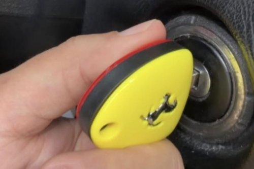 Kunci Mercedes-Benz Aldi Taher Diubah Jadi Kunci Ferrari