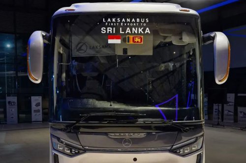 Bus Satu Pintu Laksana Resmi Diekspor ke Lima Negara