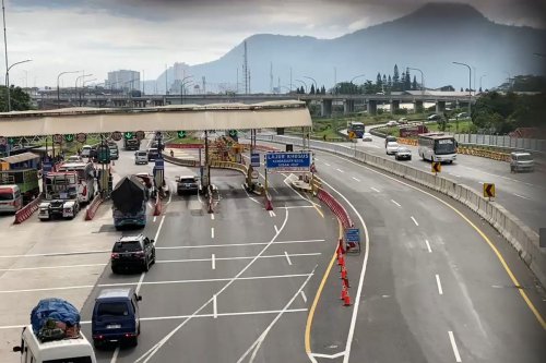 Pengemudi Wajib Tahu, Ini Tips agar Tidak Terlewat Pintu Keluar Tol