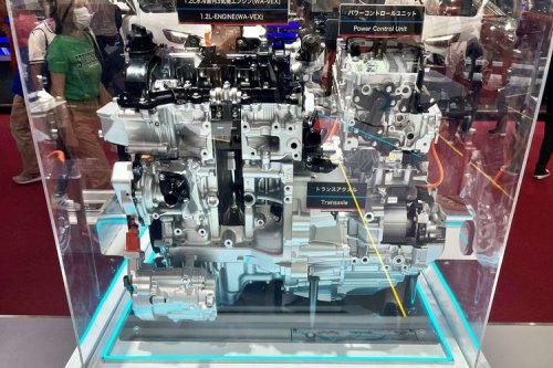 Intip Daihatsu Rocky Hybrid di Booth GIIAS 2025