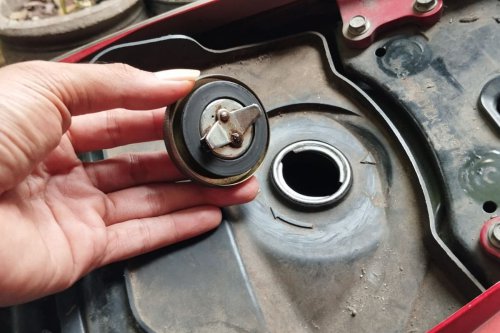 Waspadai Motor Brebet di Musim Hujan: Bisa Jadi Tanda Ada Air di Tangki BBM