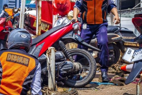 Pramono Minta Parkir Liar Digencarkan, Aturannya Sudah Ada