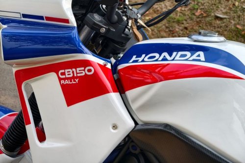 Modifikasi Honda CB150R Jadi Pangrango: Adventure Tourer Mr Kuztom