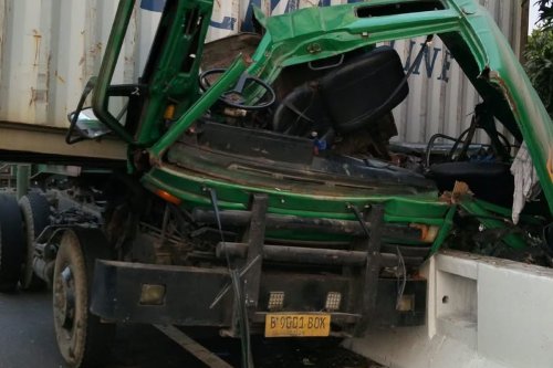 Kecelakaan Truk di Tol Wiyoto Wiyono Jadi Pengingat Bahaya Microsleep