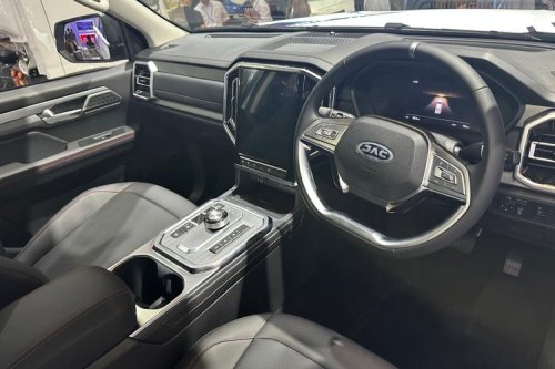 Duel Pikap Listrik 4x4: Foton eTunland Vs JAC Trekker T9 EV