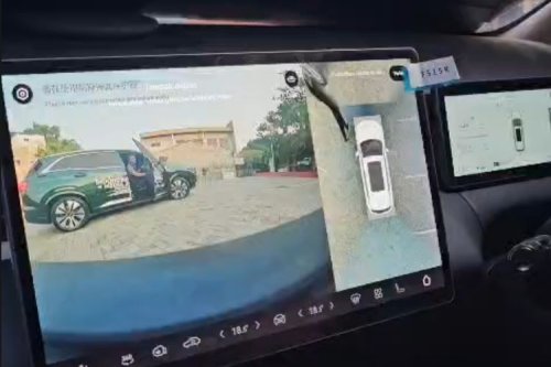 Tak Perlu Pegang Setir, Begini Cara Parkir Otomatis DFSK E5 Plus