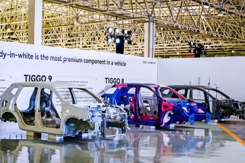 Lihat Langsung "Tabrakan Adu Banteng" Chery Tiggo 9, Kabin Masih Utuh