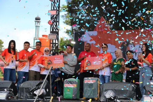 Cara Produsen Ban Ini Berbagi dengan Konsumen