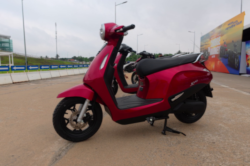 VinFast, Komparasi Motor Listrik VinFast Evo dan Polytron Fox 350