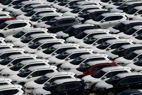Industri Otomotif 2026 Tertekan: BBM Naik, Pajak EV Berubah