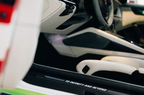 Porsche, Porsche 911, Porsche Rilis 911 Bertema Toy Story 5, Dijual Untuk Amal