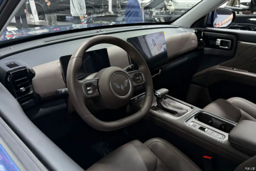 Wuling, Wuling Starlight 560 Meluncur, Sinyal Kuat Masuk Pasar Indonesia