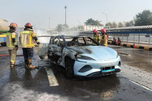 Kronologi Mobil Listrik Terbakar Versi BYD, Pengemudi Rasakan Anomali