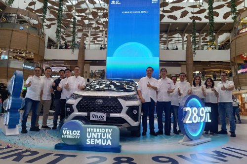 Toyota, Misi Elektrifikasi, Toyota Jual Veloz Hybrid EV Harga Spesial