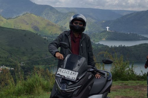 Menaklukkan Bukit Holbung, Buktikan Fitur NMAX Turbo di Samosir