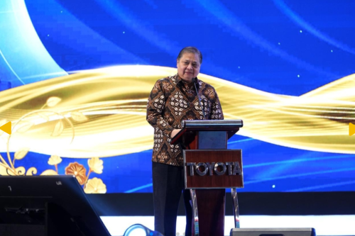 Airlangga Apresiasi TMMIN-CATL Produksi Baterai Hybrid di RI