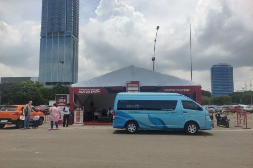 Anti Hujan-hujanan ke IIMS 2026, Naik Shuttle Bus Gratis