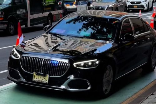 Kunjungan ke AS, Prabowo Naik Mercedes-Benz S580 Maybach