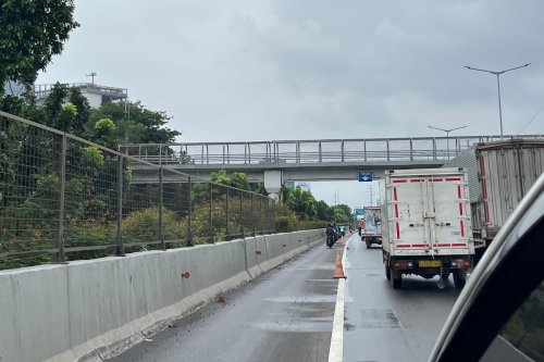 Banjir di Puri Jakarta Barat, Motor Boleh Masuk Jalan Tol