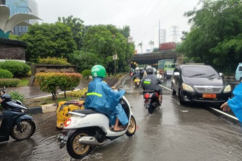 Waspada Macet di Cawang UKI Imbas Genangan, Cek Rute Alternatifnya