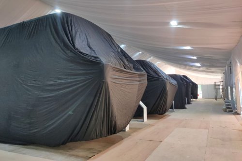 Masih Terselubung, Deretan Bus Baru Tentrem Siap Ramaikan GIIAS 2025